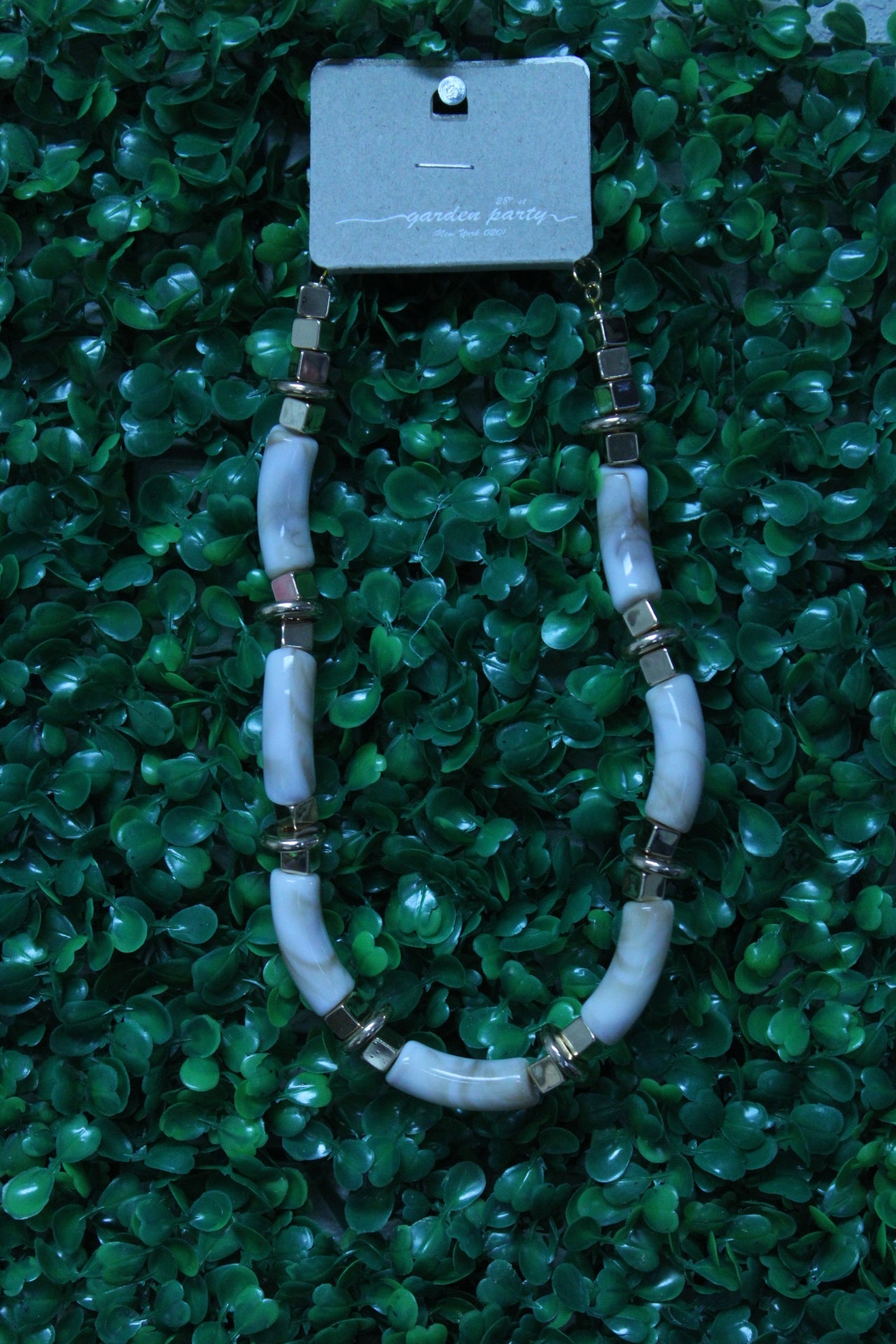 EMERALD ROCK GOLD NECKLACE