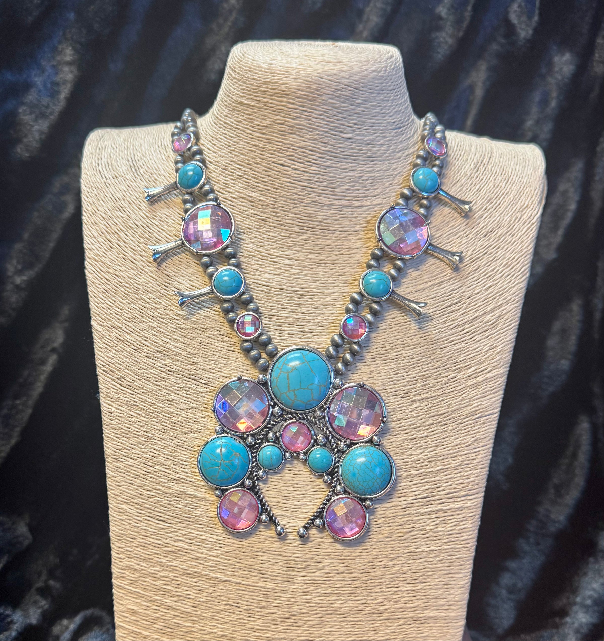 TURQUOISE STONE AND PINK AB SQUASH NECKLACE