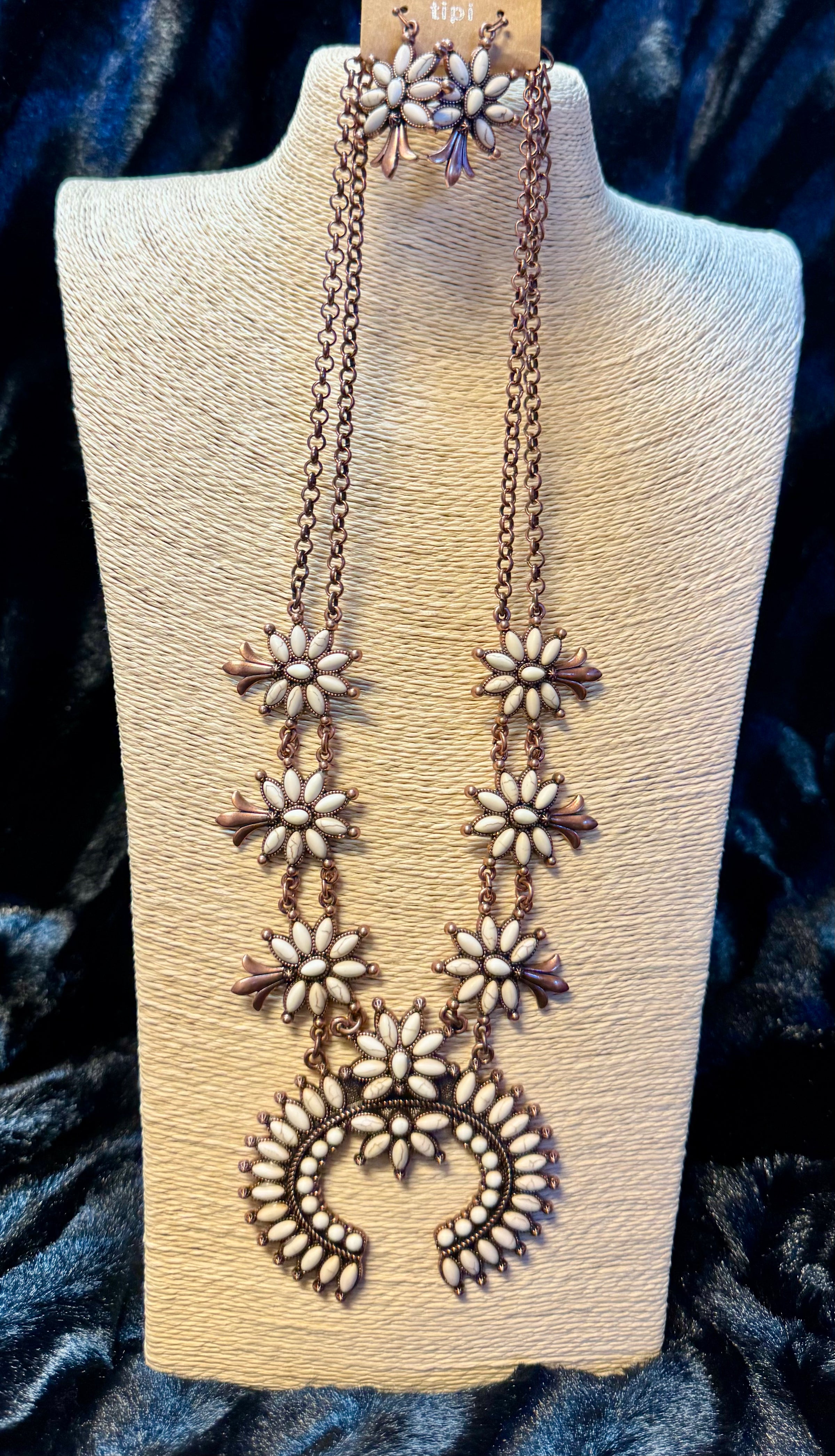 WHITE STONE AND COPPER SQUASH NECKLACE AND EARRING SET