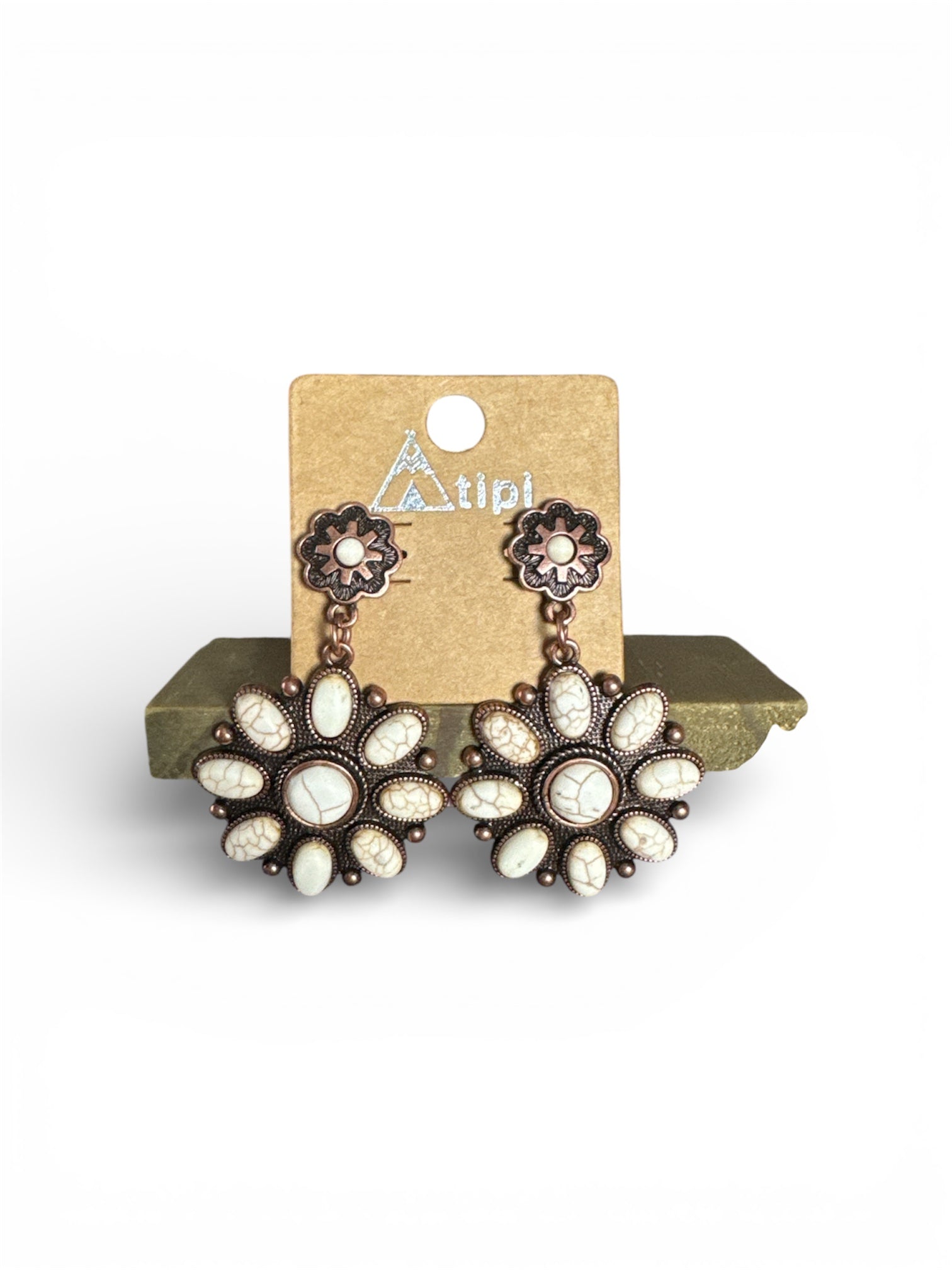 WHITE BLOSSOM BRASS EARRINGS